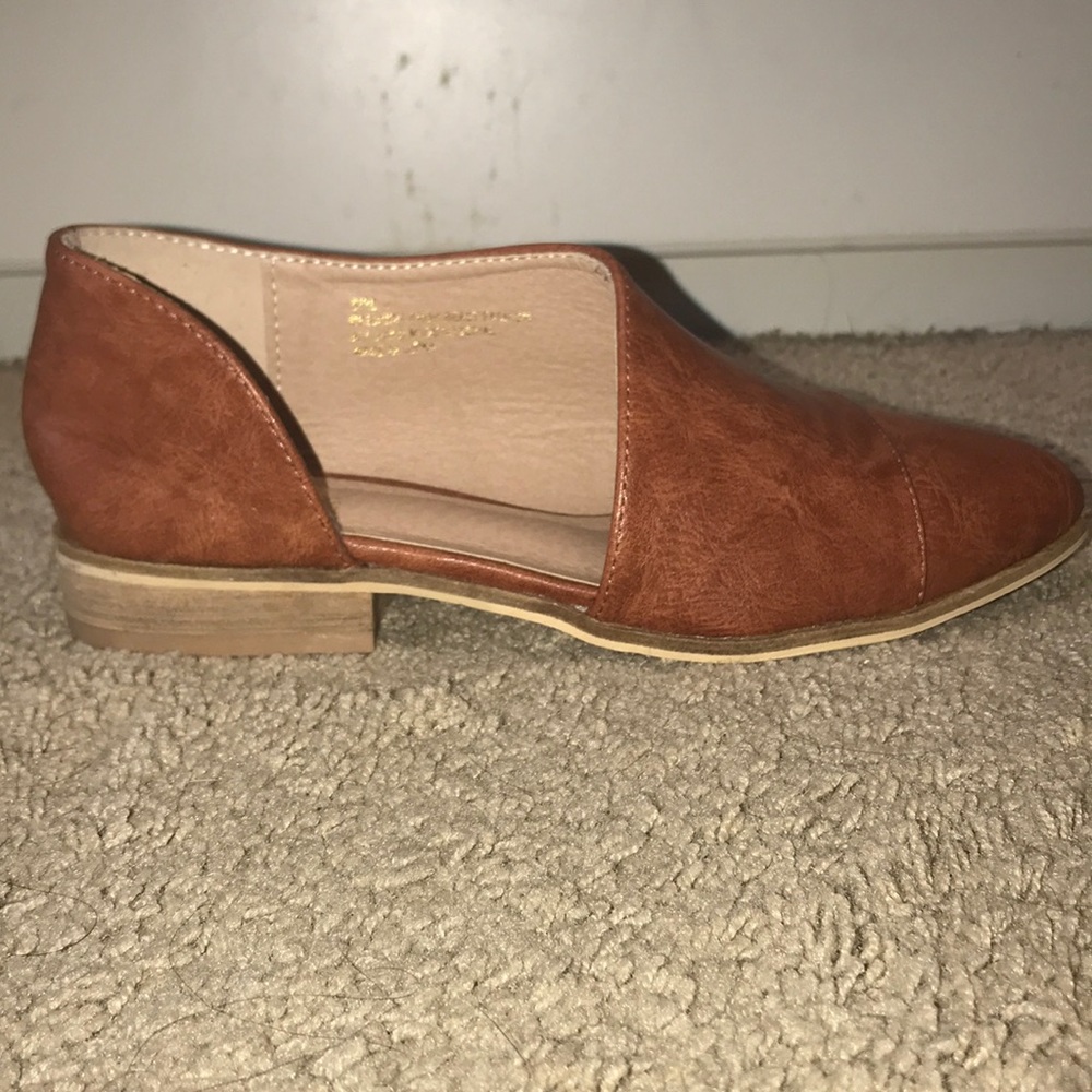 Brand new size 7 brown booties/flats